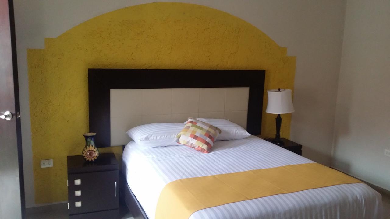 Hotel Quinta Marciala Mx Valladolid  Exteriör bild